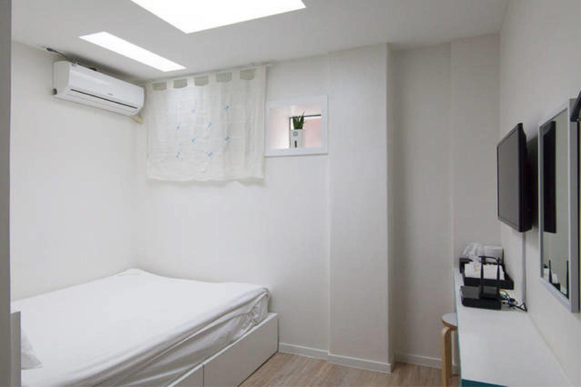 Starhostel Dongdaemun Suite Seúl Exterior foto